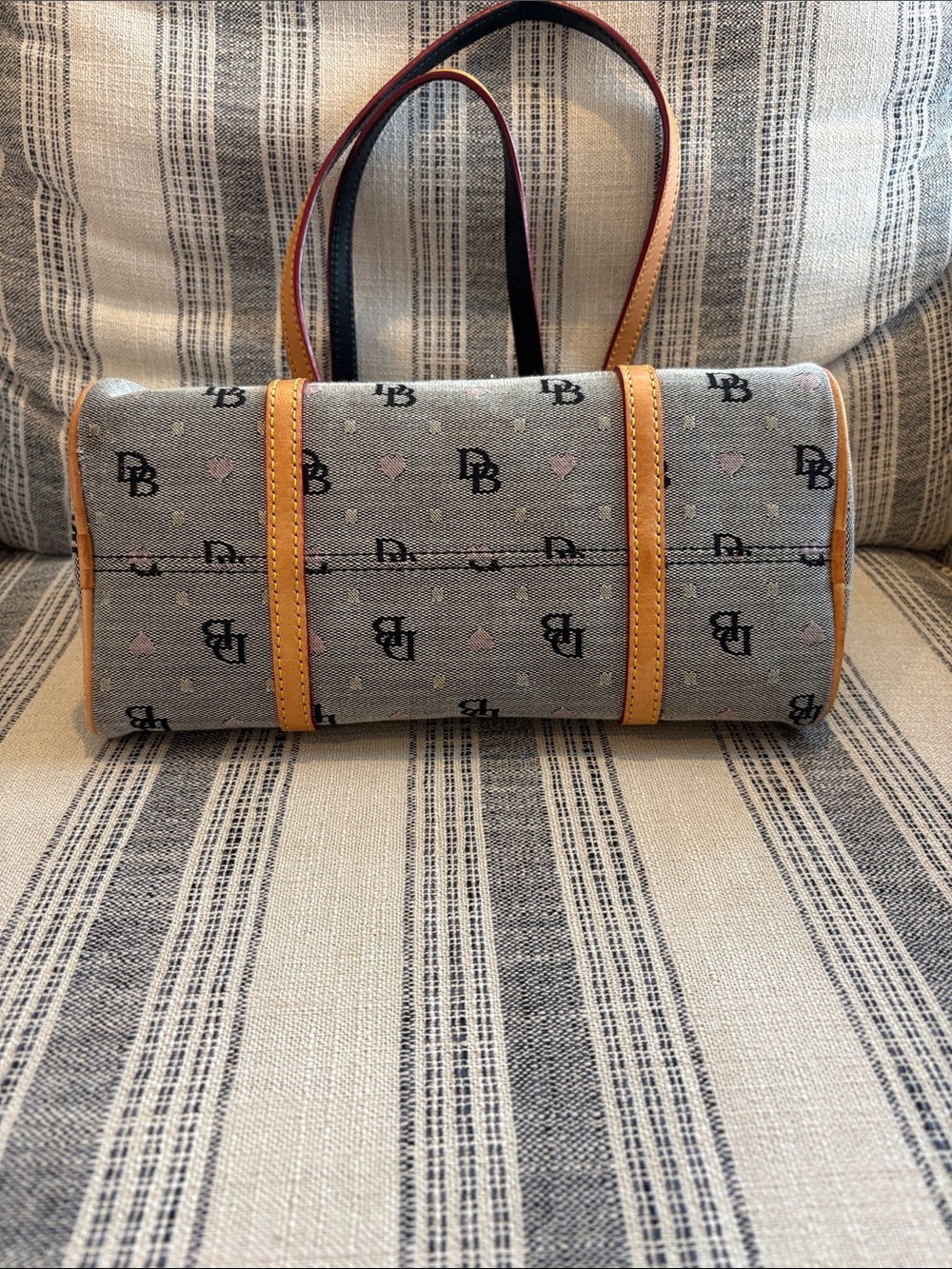 Dooney & Bourke Gray Signature Heart Barrel Satchel with Tan Trim - Picture 4 of 11